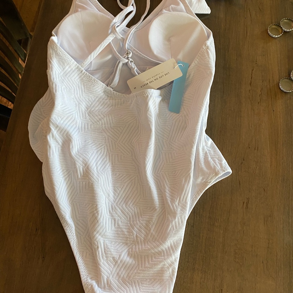 Cupshe one piece bathing suit size small.